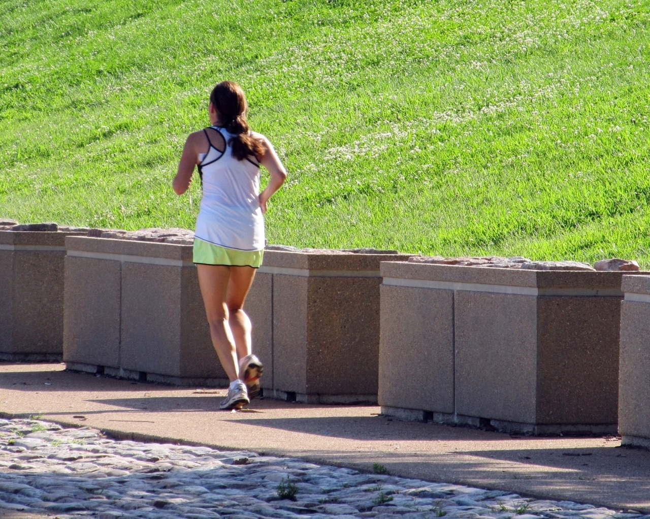 Ejercicio fisico mujer running